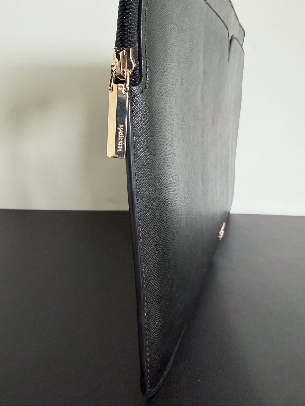 Kate Spade Black Saffiano Leather Laptop Sleeve Portfolio Case - Picture 3 of 12